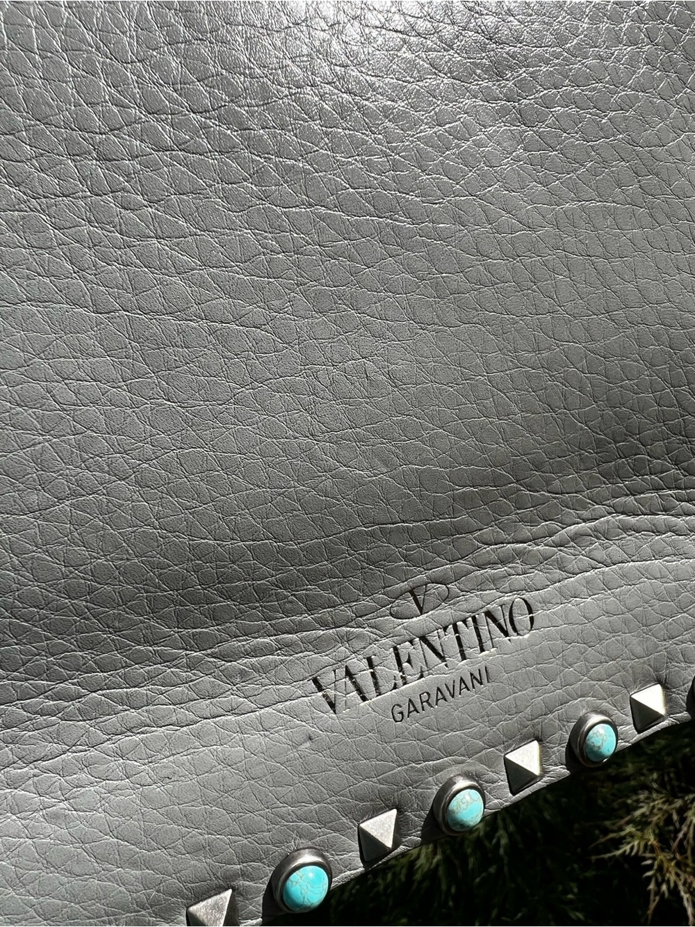 VALENTINO GARAVANI GUITAR ROCKSTUD ROLLING TURQUOISE STUDDED GRAY CROSSBODY BAG - Picture 6 of 17